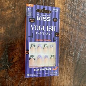 KISS Glow in the Dark Halloween Nails - Limited Edition